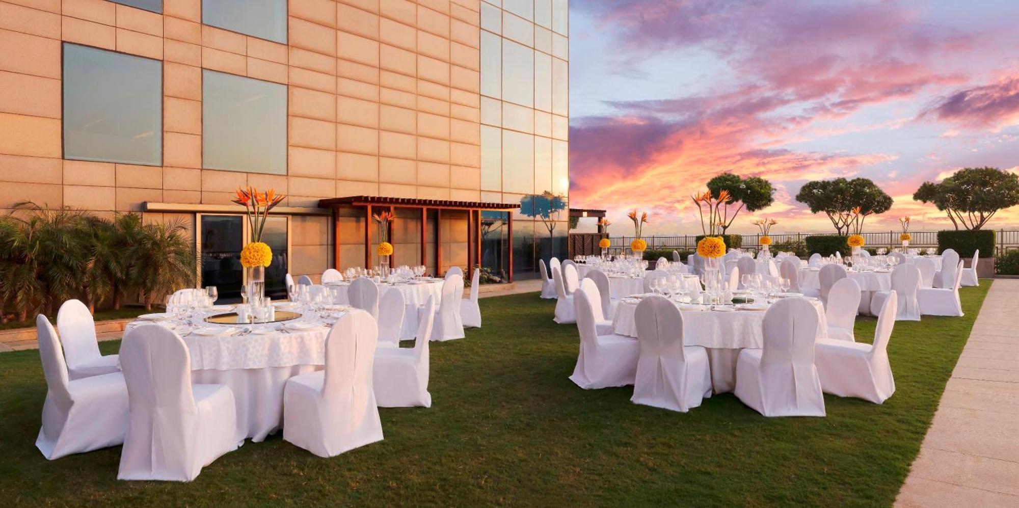 The Leela Ambience Gurugram Hotel & Residences - The Luxury Urban Sanctuary Gurgáon Exteriér fotografie The Westin Hyderabad Hiranandani