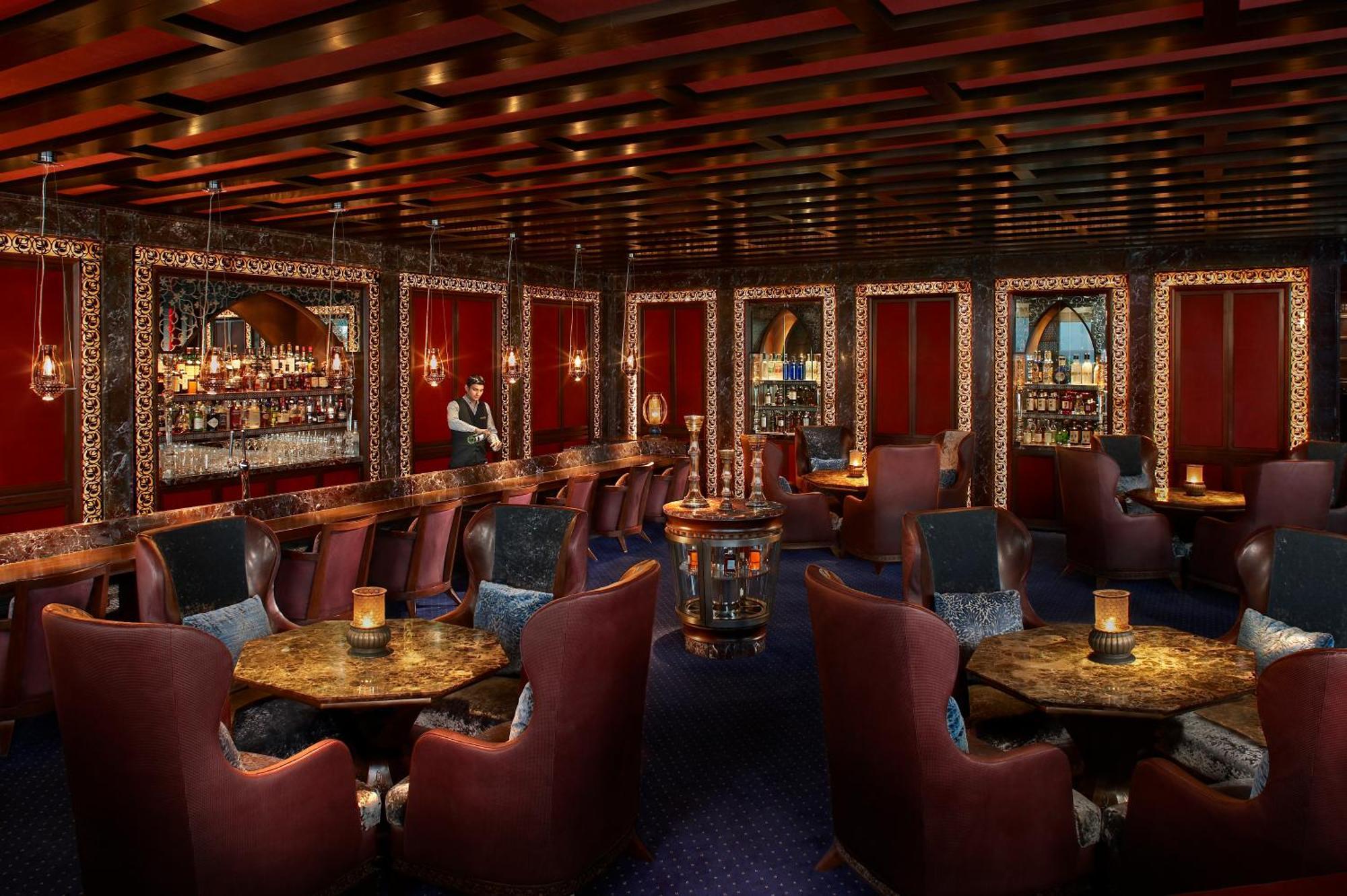 The Leela Ambience Gurugram Hotel & Residences - The Luxury Urban Sanctuary Gurgáon Restaurace fotografie The interior of the nightclub