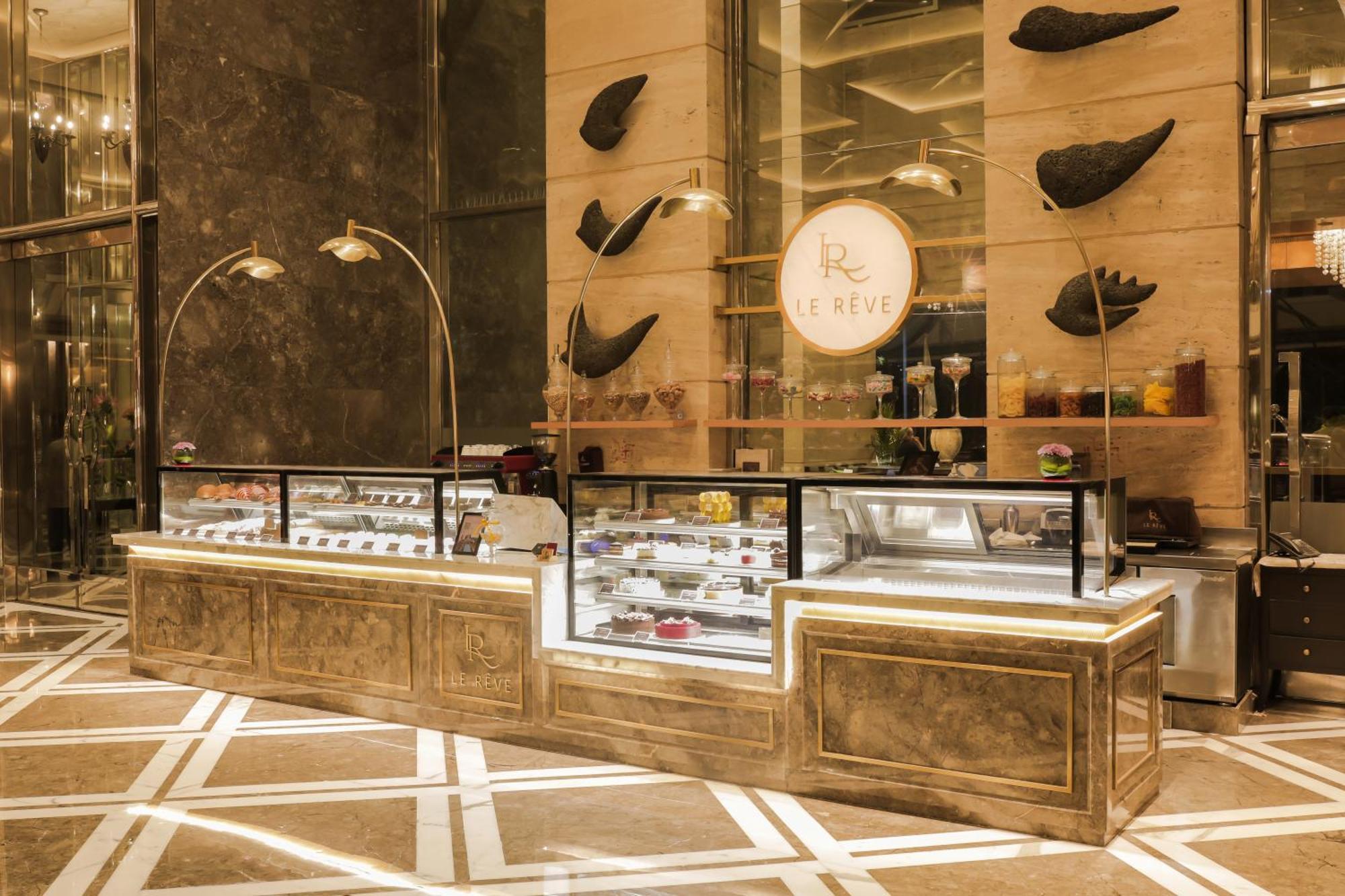 The Leela Ambience Gurugram Hotel & Residences - The Luxury Urban Sanctuary Gurgáon Exteriér fotografie The pastry shop