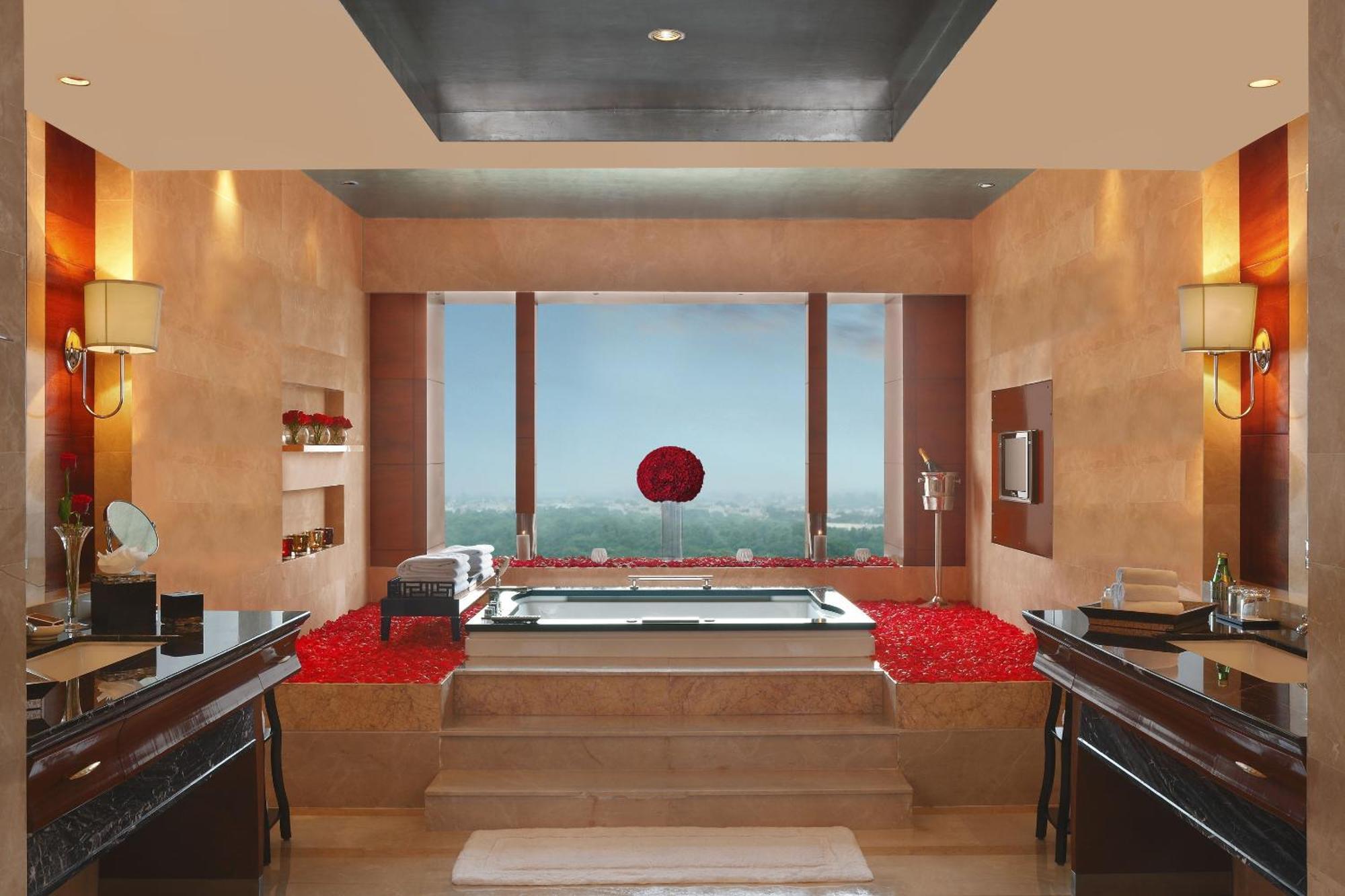 The Leela Ambience Gurugram Hotel & Residences - The Luxury Urban Sanctuary Gurgáon Exteriér fotografie Bathroom