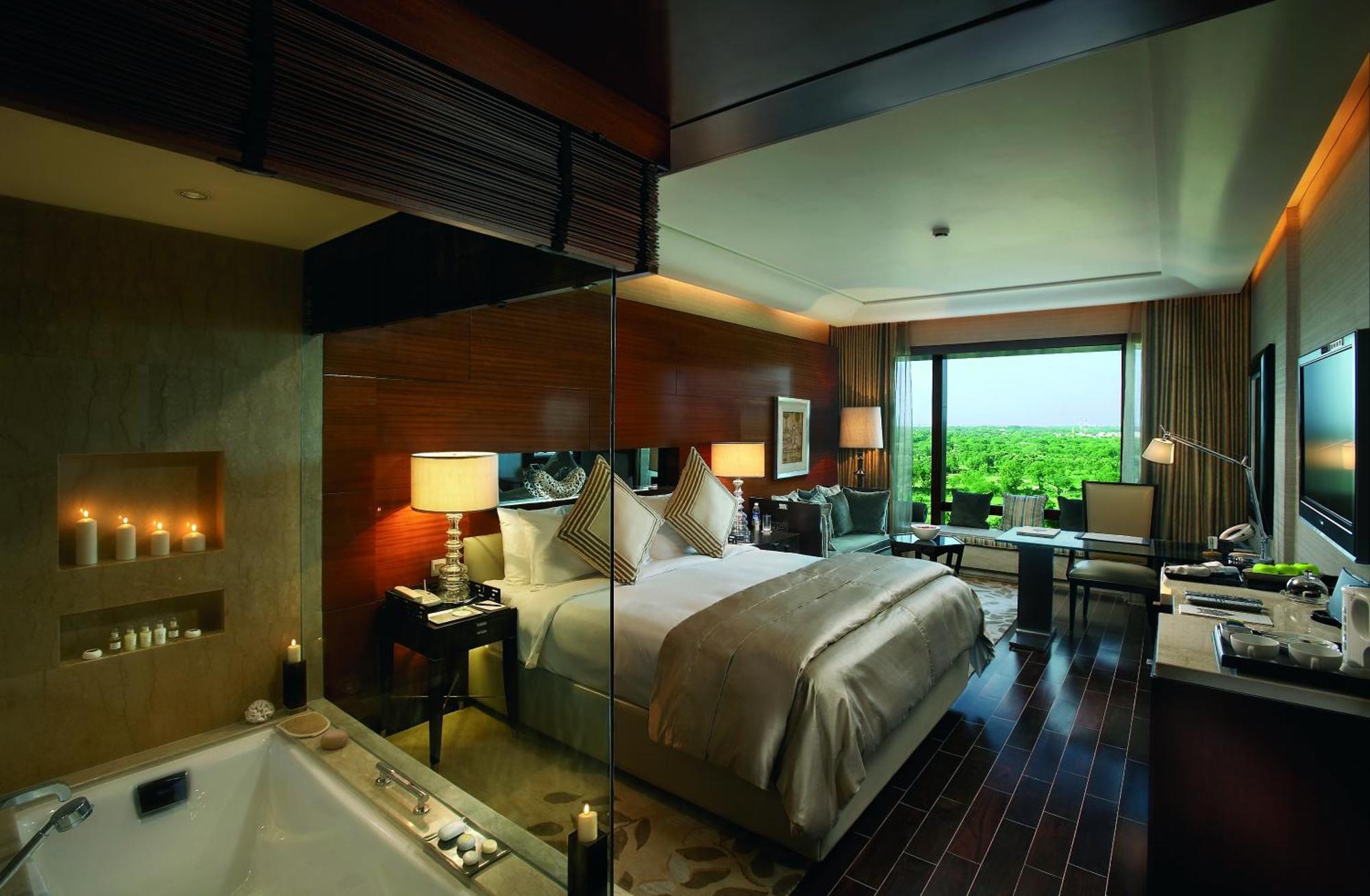 The Leela Ambience Gurugram Hotel & Residences - The Luxury Urban Sanctuary Gurgáon Exteriér fotografie A room at The Oberoi, Mumbai