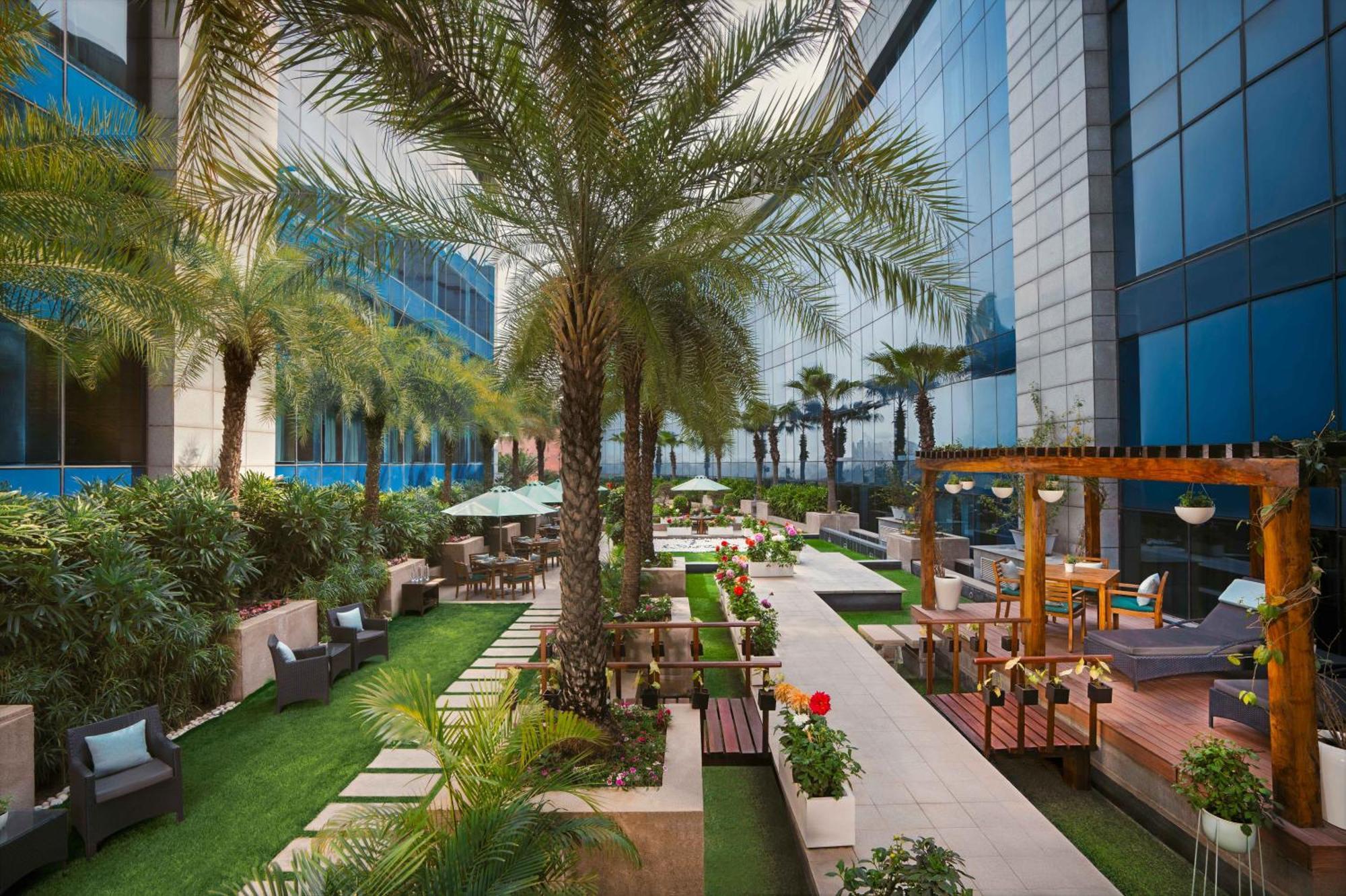 The Leela Ambience Gurugram Hotel & Residences - The Luxury Urban Sanctuary Gurgáon Exteriér fotografie The Park, Hyderabad