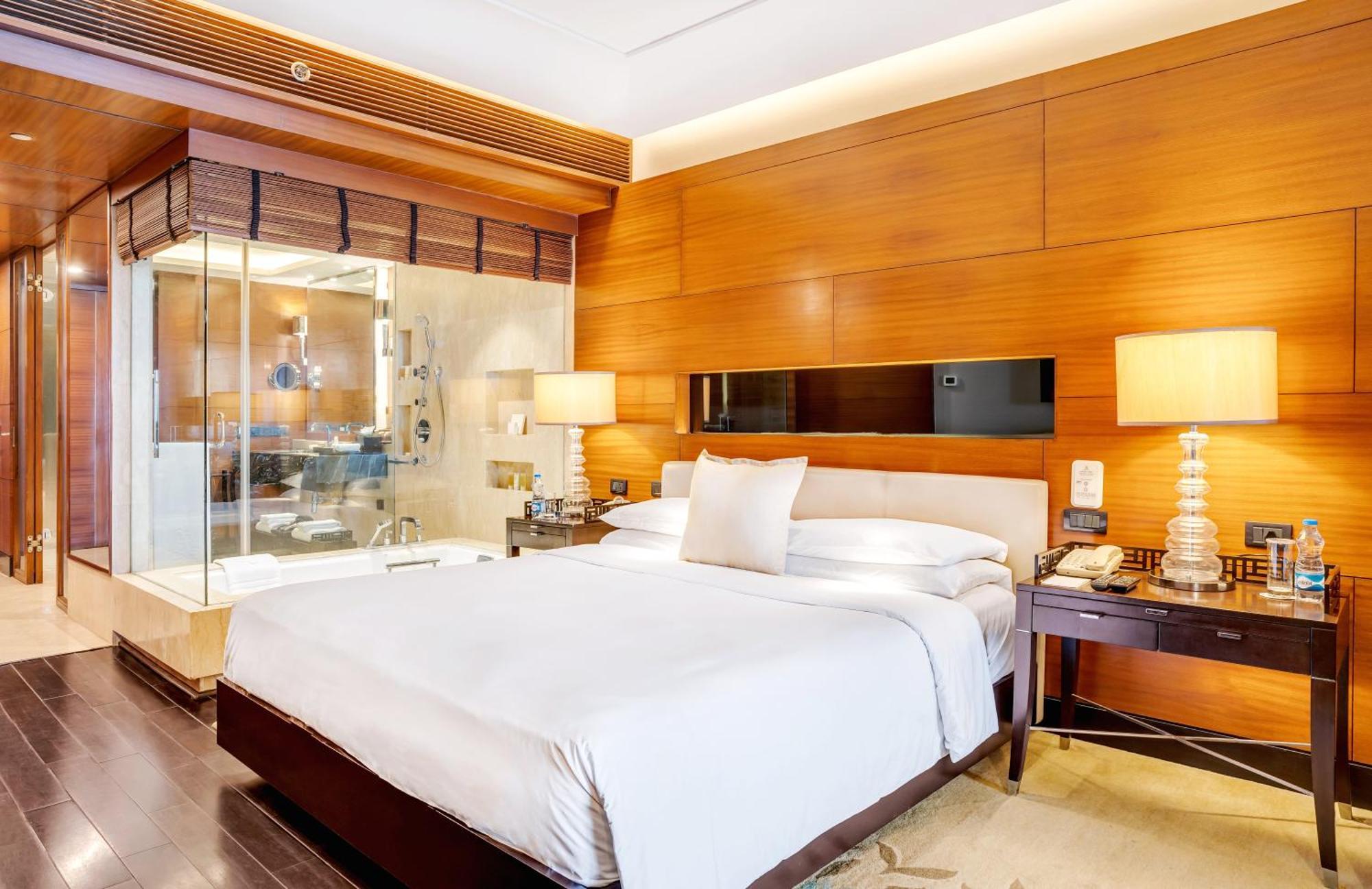 The Leela Ambience Gurugram Hotel & Residences - The Luxury Urban Sanctuary Gurgáon Exteriér fotografie